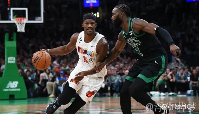 巴特勒前场板建功 库里远投三分得手 巴特勒前场板建功 库里远投三分得手